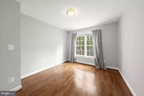 Bedroom - 4050 Mansion Dr NW, Washington, DC 20007 photo 4 of 5