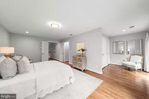 Bedroom - 4050 Mansion Dr NW, Washington, DC 20007 photo 2 of 5