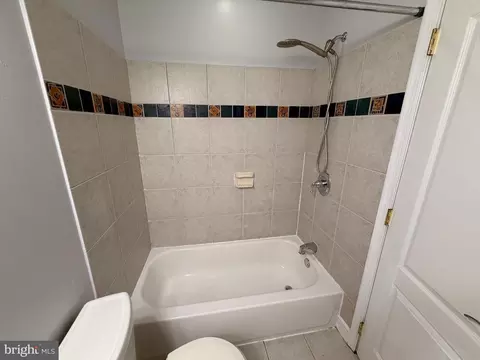 Bath - 1840 D St NE #4, Washington, DC 20002 photo 3 of 3