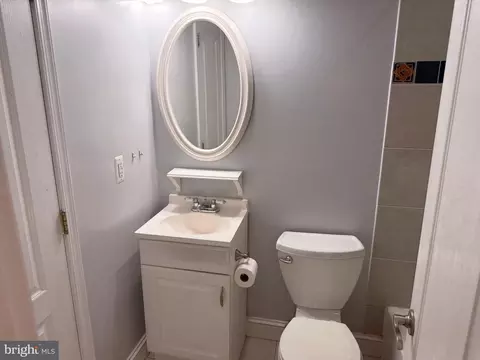 Bath - 1840 D St NE #4, Washington, DC 20002 photo 2 of 3