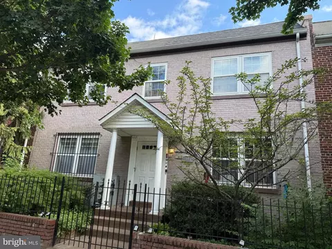 1840 D St NE #4, Washington, DC 20002