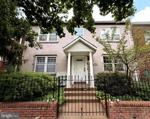1840 D St NE #4, Washington, DC 20002