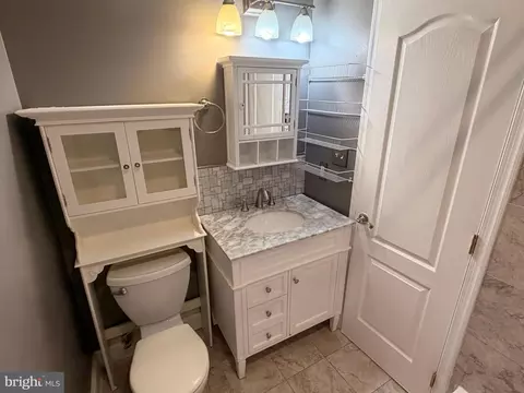 Bath - 1840 D St NE #4, Washington, DC 20002 photo 1 of 3