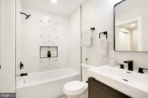 Bath - 21 16th St SE, Washington, DC 20003 photo 5 of 5