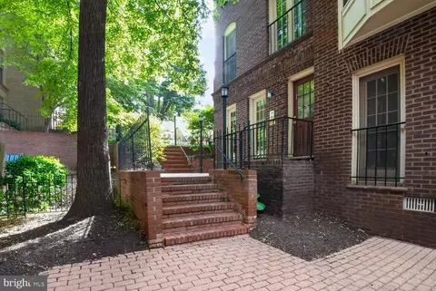 4605 Macarthur Blvd NW #A, Washington, DC 20007