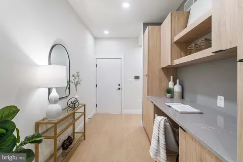 Entry Way - 733 8th St SE #01, Washington, DC 20003 photo 4 of 4