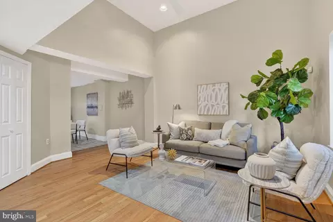 Living - 523 8th St NE #T2, Washington, DC 20002 photo 1 of 2