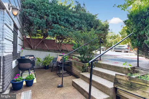 Exterior - 523 8th St NE #T2, Washington, DC 20002 photo 3 of 3