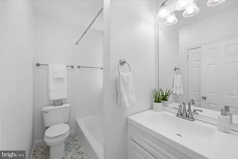 Other - 108 14th St SE, Washington, DC 20003 photo 3 of 4