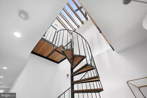 Entry Way - 108 14th St SE, Washington, DC 20003 photo 4 of 5