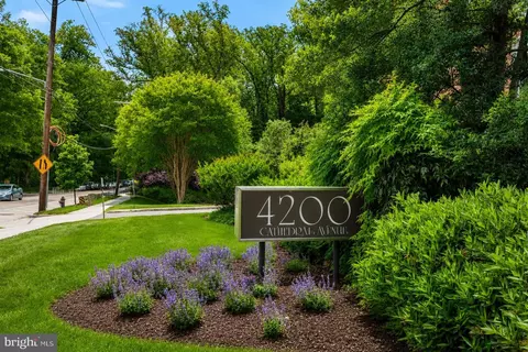 4200 NW Cathedral Ave NW #1005, Washington, DC 20016