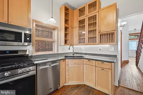 Kitchen - 406 10th St SE, Washington, DC 20003 photo 2 of 3
