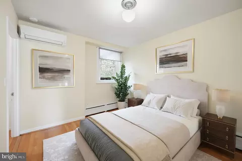 Bedroom - 406 10th St SE, Washington, DC 20003 photo 4 of 4