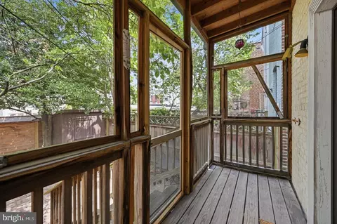 Exterior - 406 10th St SE, Washington, DC 20003 photo 3 of 5