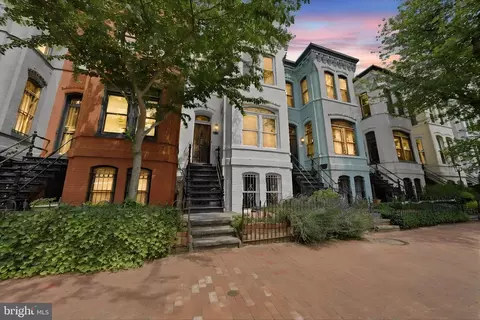 Exterior - 406 10th St SE, Washington, DC 20003 photo 5 of 5