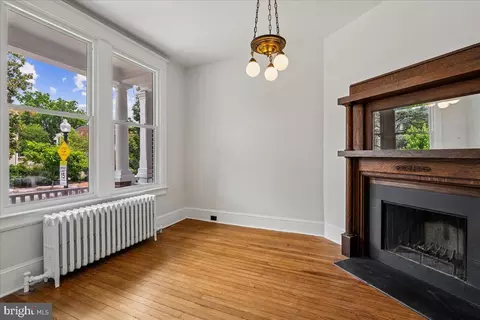 Living - 1105 G St SE, Washington, DC 20003 photo 1 of 4