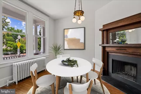 Dining - 1105 G St SE, Washington, DC 20003 photo 2 of 3