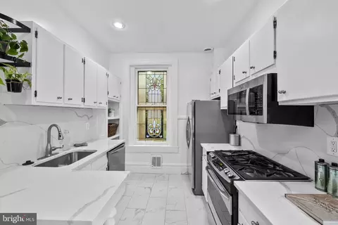 Kitchen - 727 Massachusetts Ave NE, Washington, DC 20002 photo 6 of 8