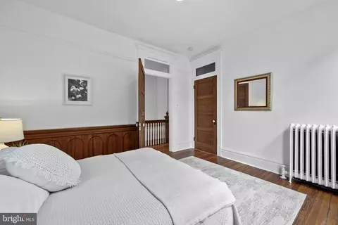 Bedroom - 727 Massachusetts Ave NE, Washington, DC 20002 photo 7 of 8