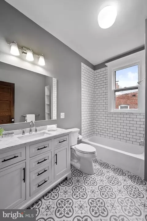 Bath - 727 Massachusetts Ave NE, Washington, DC 20002 photo 2 of 3