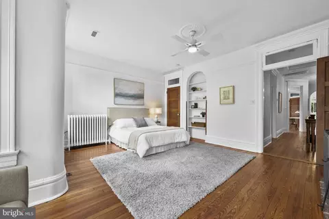 Bedroom - 727 Massachusetts Ave NE, Washington, DC 20002 photo 2 of 8
