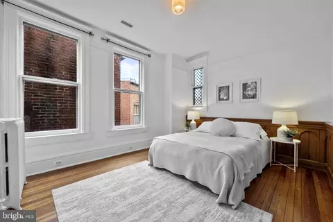 Bedroom - 727 Massachusetts Ave NE, Washington, DC 20002 photo 5 of 8