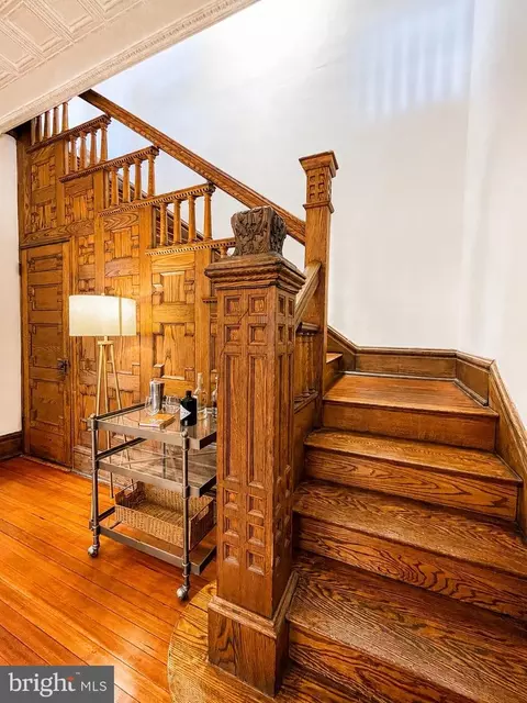 Entry Way - 727 Massachusetts Ave NE, Washington, DC 20002 photo 5 of 8