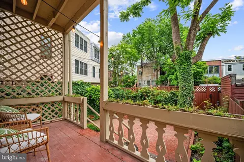 Exterior - 727 Massachusetts Ave NE, Washington, DC 20002 photo 3 of 9
