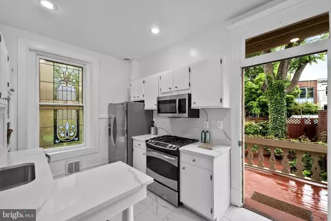 Kitchen - 727 Massachusetts Ave NE, Washington, DC 20002 photo 4 of 8