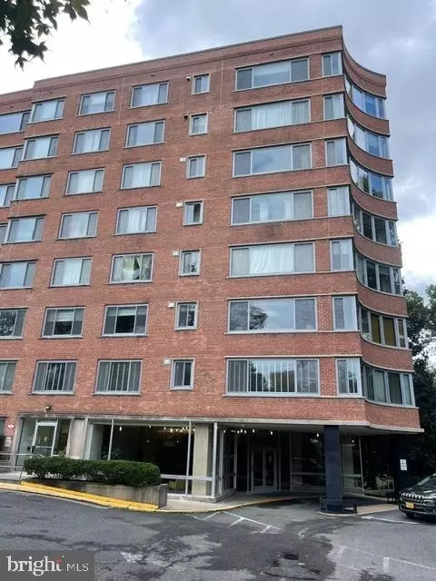 4200 Cathedral Ave NW #708, Washington, DC 20016