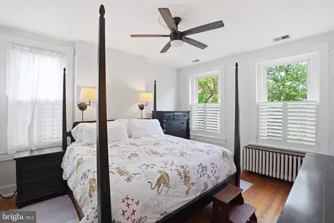 Bedroom - 721 10th St NE, Washington, DC 20002 photo 1 of 6