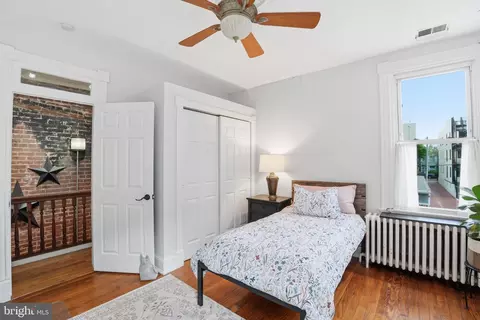 Bedroom - 721 10th St NE, Washington, DC 20002 photo 4 of 6