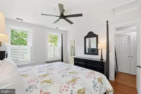 Bedroom - 721 10th St NE, Washington, DC 20002 photo 3 of 6