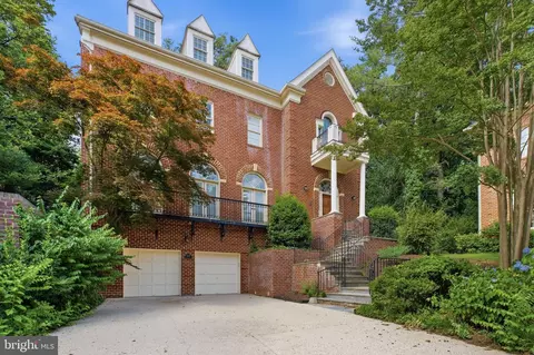 4009 Highwood Ct NW, Washington, DC 20007