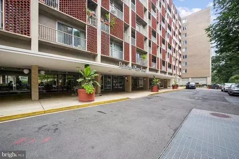 800 4th St SW #S717, Washington, DC 20024