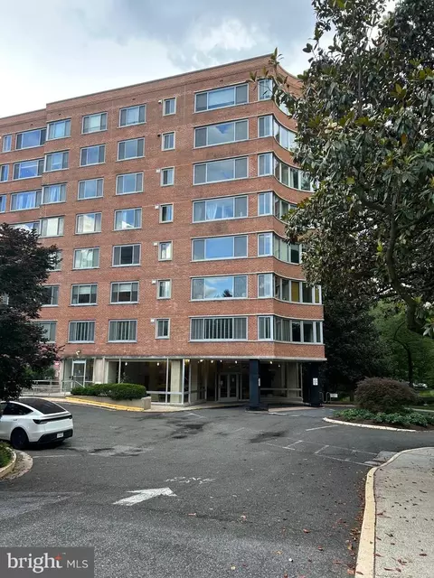 4200 Cathedral Ave NW, Washington, DC 20016