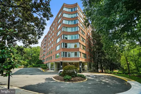 4200 Cathedral Ave NW #607, Washington, DC 20016