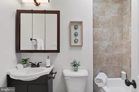 Bath - 236 Warren St NE, Washington, DC 20002 photo 4 of 6