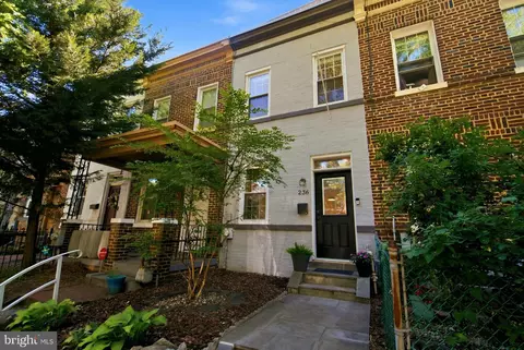 236 Warren St NE, Washington, DC 20002