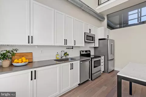 Kitchen - 732 15th St SE #6, Washington, DC 20003 photo 4 of 4