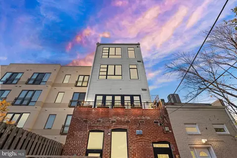 Exterior - 732 15th St SE #6, Washington, DC 20003 photo 3 of 4