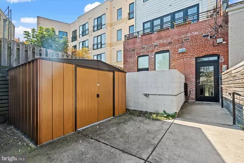 Exterior - 732 15th St SE #6, Washington, DC 20003 photo 4 of 4