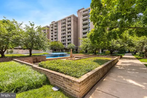1250 4th St SW #L-15, Washington, DC 20024