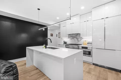 1729 T St NW #3, Washington, DC 20009