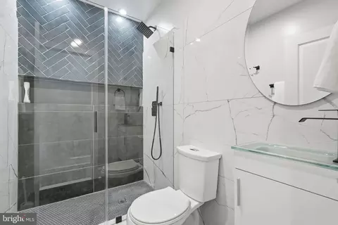 Bath - 2108 4th St NE #A, Washington, DC 20002 photo 3 of 4