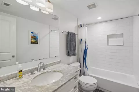 Bath - 1203 Staples St NE, Washington, DC 20002 photo 3 of 3