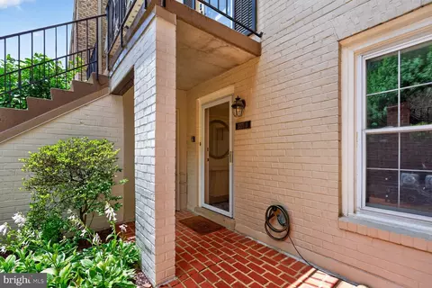 Exterior - 3271 Sutton Pl NW #D, Washington, DC 20016 photo 1 of 11