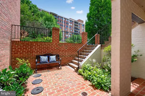 Exterior - 3271 Sutton Pl NW #D, Washington, DC 20016 photo 2 of 11