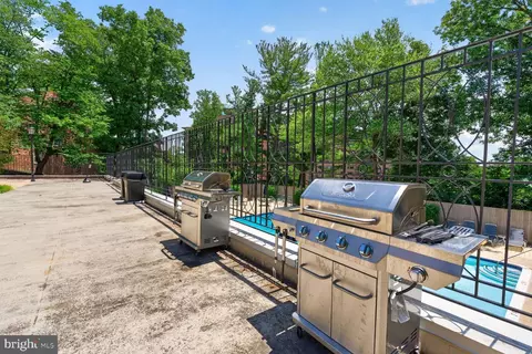 Exterior - 3271 Sutton Pl NW #D, Washington, DC 20016 photo 10 of 11
