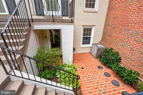 Exterior - 3271 Sutton Pl NW #D, Washington, DC 20016 photo 5 of 11